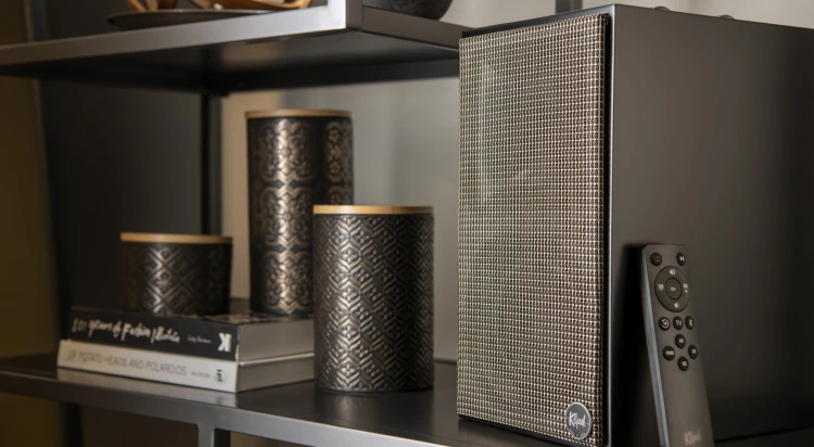 Salon audio oraz kolumny głośnikowe, podstawkowe aktywne KLIPSCH The Fives walnut