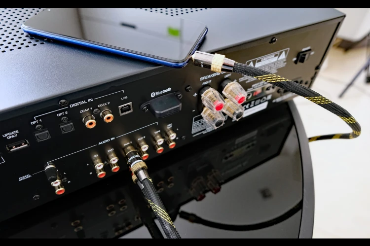 Kable jack, AUX mini jack 3,5 mm - 2RCA Cross-Tech - 3m