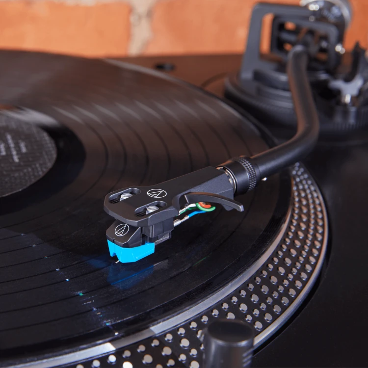 Gramofony i dodatki: wkładka gramofonowa MM Audio-Technica AT-VM95C