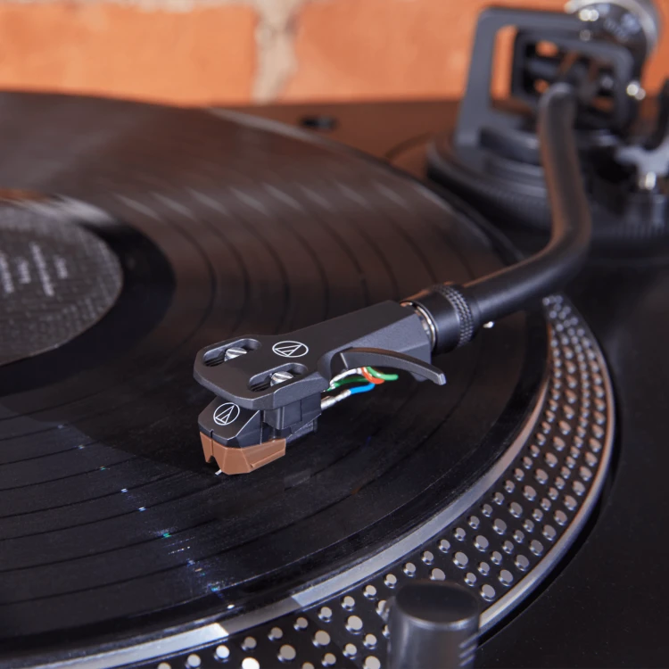Gramofony i dodatki: wkładka gramofonowa Audio-Technica AT-VM95SH