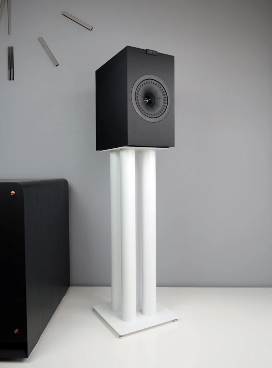 Białe stojaki standy podstawy pod kolumny głośniki Cross-Tech S4