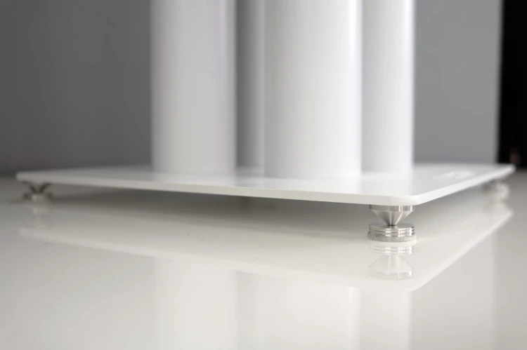 Białe stojaki standy podstawy pod kolumny głośniki Cross-Tech S4