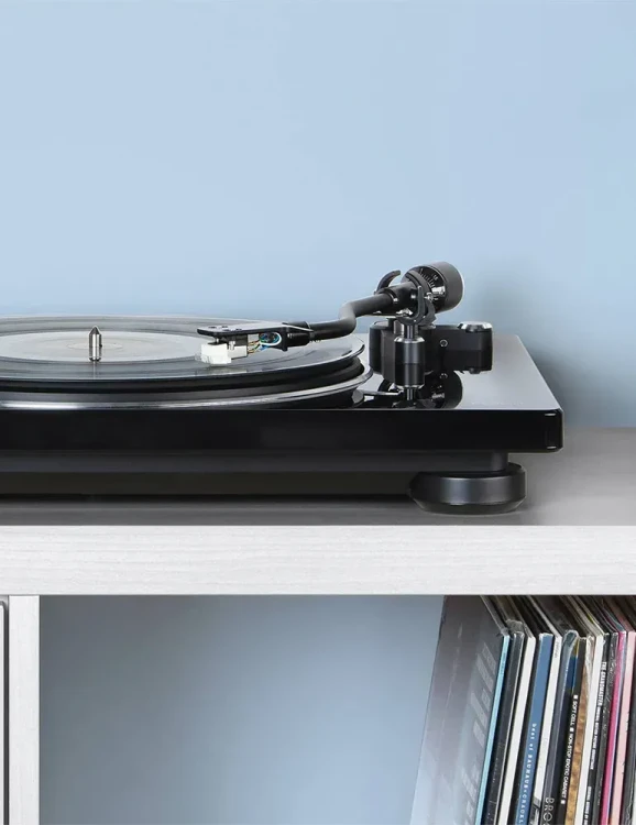 Gramofon analogowy z przedwzmacniaczem Denon DP-400 - czarny