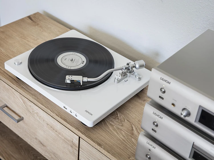 Gramofon automatyczny Denon DP-450USB - biały