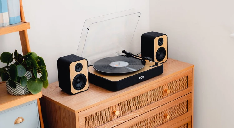 Gramofon House of Marley Revolution + Głośniki (EM-JT304-SB)
