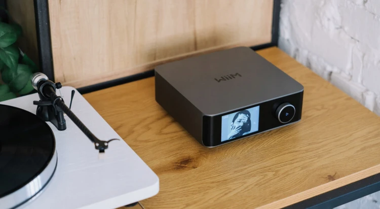 WIIM-AMP-ULTRA-WZMACNIACZ-STEREO-STREAMING-WIFI-HDMI-ARC-Glebokosc-produktu-211-cm.jpg