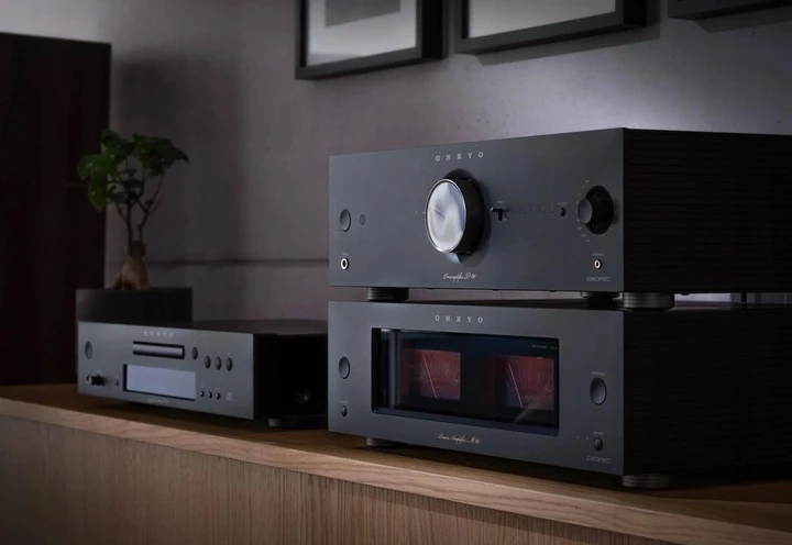 Onkyo-ICON-P-80-Przedwzmacniacz-z-funkcjami-sieciowymi-CZARNY-Liczba-kanalow-2.jpg