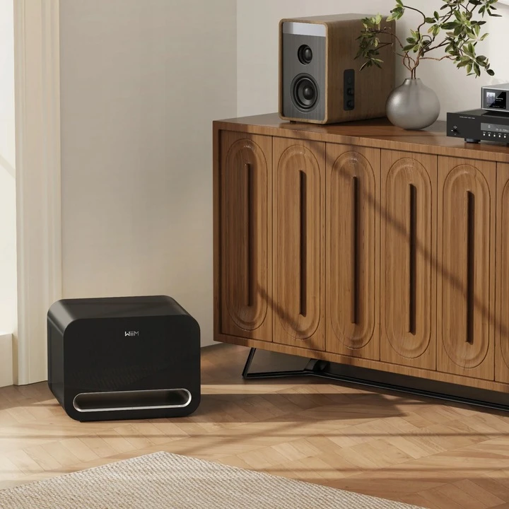 WIIM-SUB-PRO-SUBWOOFER-AKTYWNY-8-BEZPRZEWODOWY-250W-AI-BLUETOOTH-CZARNY-Glebokosc-produktu-32-2-cm.jpg