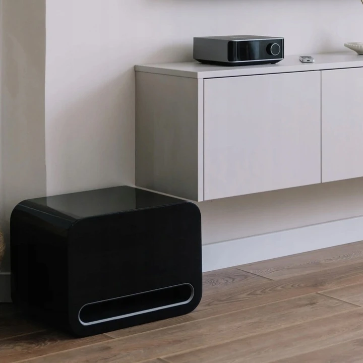 WIIM-SUB-PRO-SUBWOOFER-AKTYWNY-8-BEZPRZEWODOWY-250W-AI-BLUETOOTH-CZARNY-Wysokosc-produktu-30-1-cm.jpg