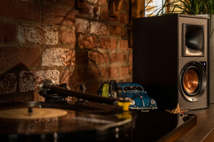 Salon audio i kolumny głośnikowe, podstawkowe aktywne Klipsch R-51PM czarne