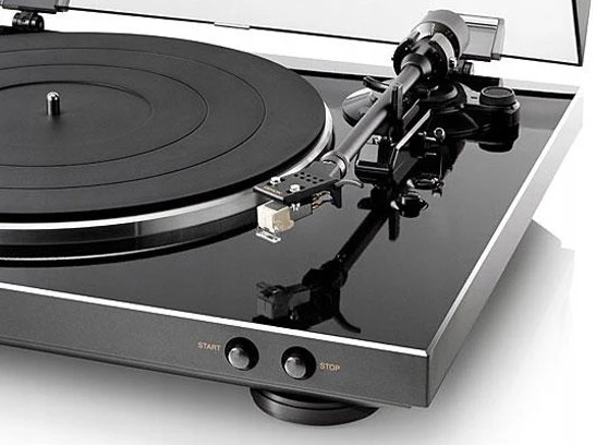 DENON-DP-300F-GRAMOFON-AUTOMATYCZNY-Z-PRZEDWZMACNIACZEM-PHONO-MM-CZARNY-Kod-producenta-DP-300F-BLACK.jpg
