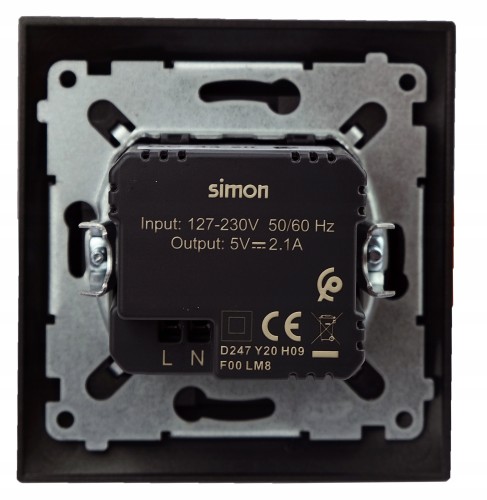 SIMON54-Ladowarka-USB-Podwojna-W-Komplecie-Z-Ramka-CZARNY-MAT-Marka-Simon.jpg
