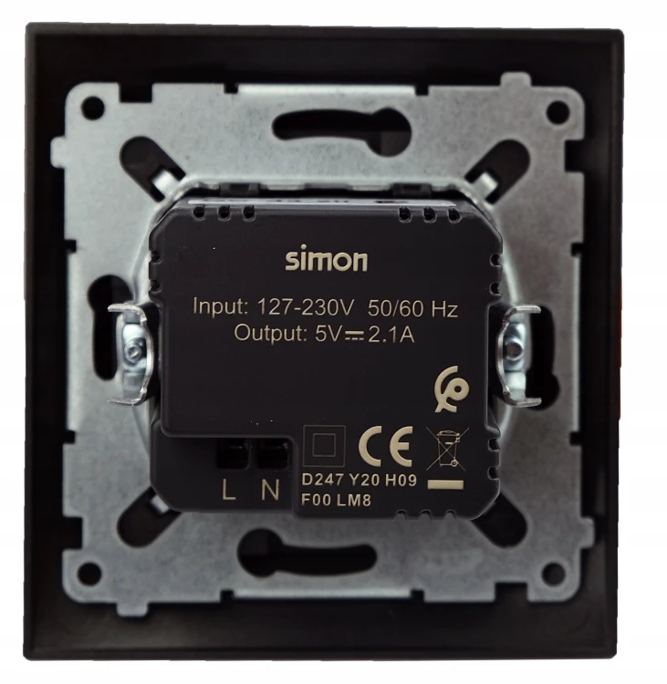 SIMON54-Ladowarka-USB-Podwojna-W-Komplecie-Z-Ramka-CZARNY-MAT-Marka-Simon.jpg